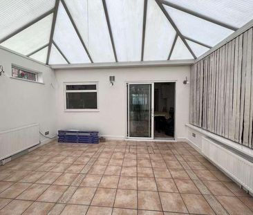 Victoria Road, Edmonton, N9 - Photo 6