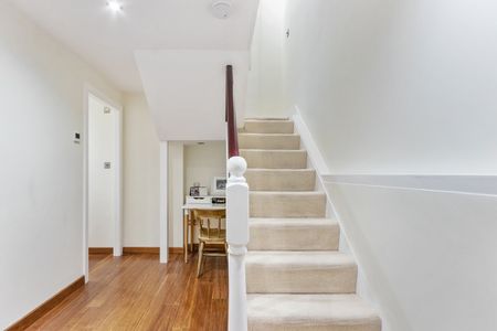 3 Bed Flat, Beauclerc Road, W6 - Photo 4