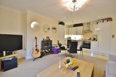 2 bedroom flat to rent - Photo 3