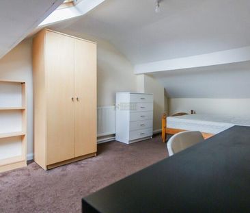 5 bedroom flat to rent - Photo 4