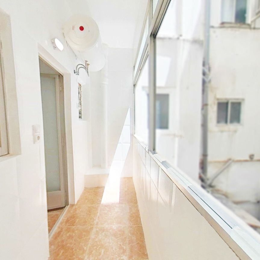 Piso de alquiler en Avenida de la Paz - Photo 1