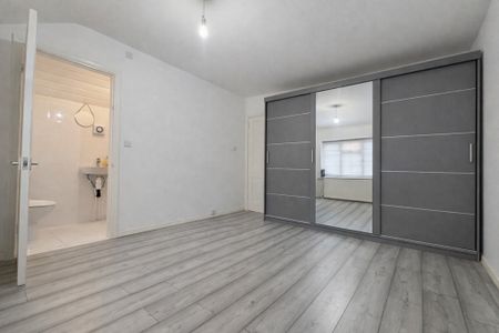 3 Bedroom House To Let - HP12 - Photo 5