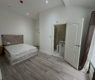 5 Bed Terraced House, Medora Road, SW2 - Photo 5