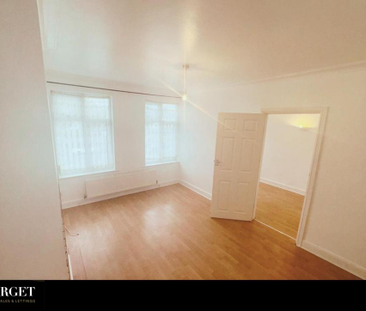 3 bedroom flat to rent - Photo 3 | Rentumo
