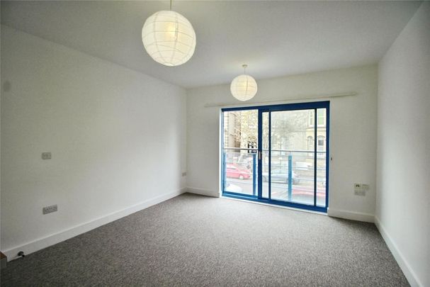 2 bedroom flat to rent - Photo 1