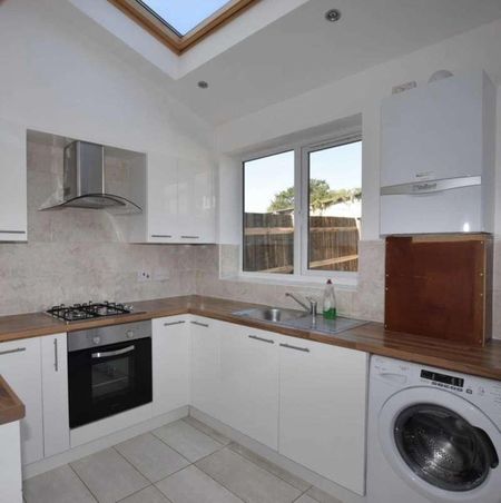 Tiverton Road, Edgware, HA8 - Photo 5