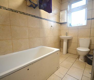 3 bedroom terraced house to rent - Photo 6