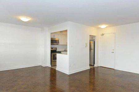 263-265 Dixon Rd — 2 Bedroom - unit 1401 - Photo 4