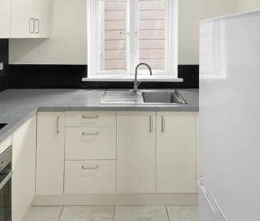 2-Bedroom Flat in the Heart of Newtown - Photo 4