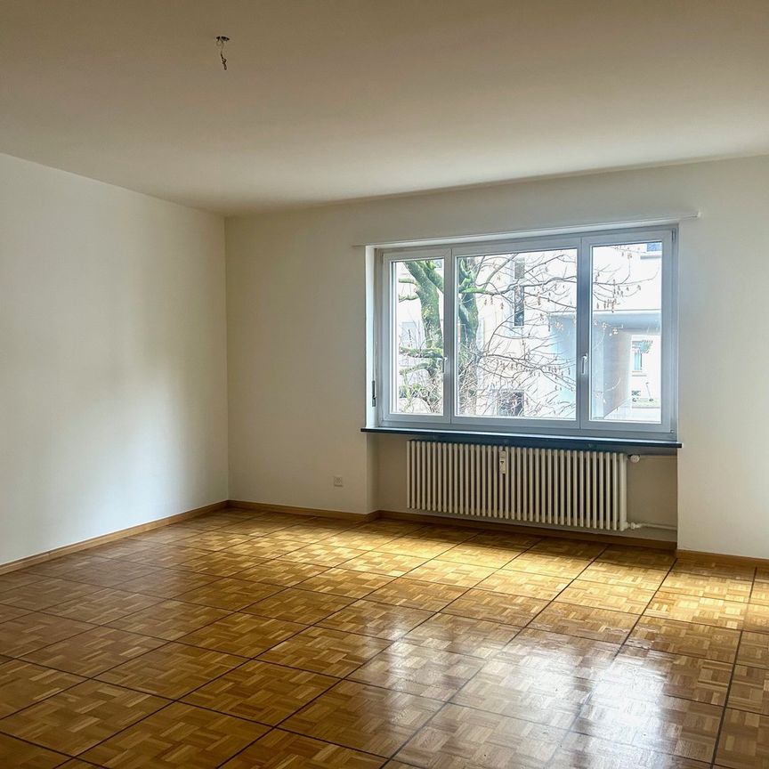 "5 Minuten zu Fuss in die Innerstadt und 10 Minuten zum Bahnhof" - Foto 1