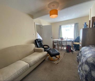 3 bedroom end of terrace house to rent - Photo 3