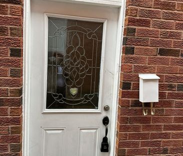 For Lease - 640 Farwell Crescent, Mississauga, Ontario - Photo 6