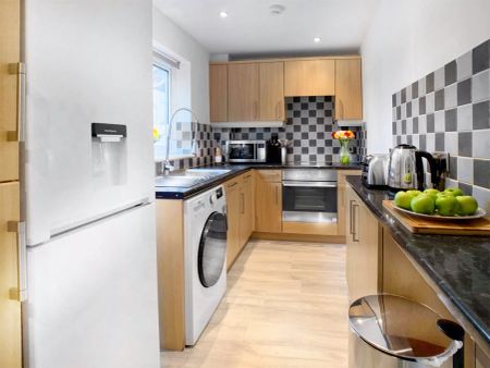 2 Bed, House - Photo 5