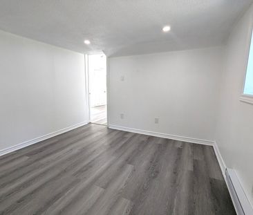 For Lease - 696 Hastings Avenue, Innisfil, Ontario - Photo 3