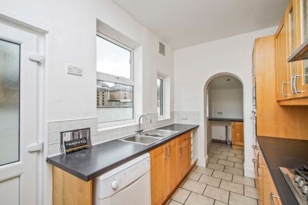 Kirkwhite Avenue, Nottingham, NG10 - Photo 3