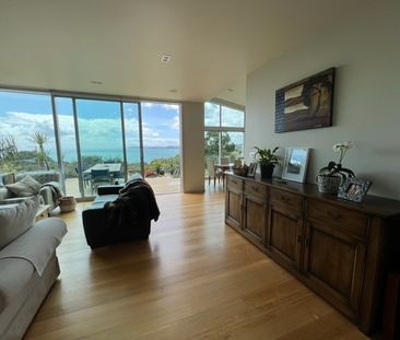 CALLING ALL TENANTS WANTING A FABULOUS HOME IN A FABULOUS LOCATION ... - Photo 4