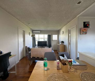 Charming Ground Floor Unit in the Heart of Mount Eden - Photo 5