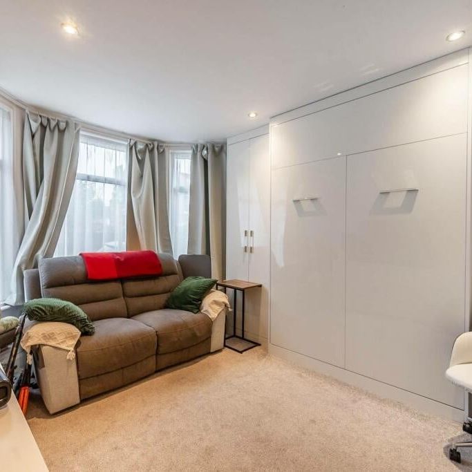 Studio Flat, Merivale Road, HA1 - Photo 1