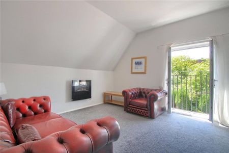 2 bedroom flat to rent - Photo 2