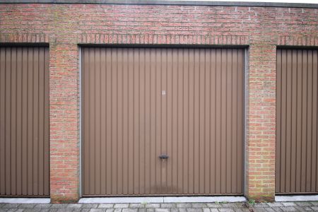 Een appartement op de 2de verdieping met 2 slaapkamers, veranda en garage. - Photo 2