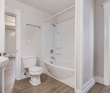 Renovated Suite - 3 Bedroom - Photo 5
