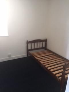 3 bedroom flat to rent - Photo 5