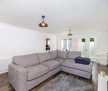Bunce Drive, Caterham, CR3 - Photo 1