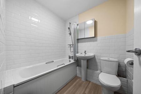 2 bedroom apartment to rent - Photo 5