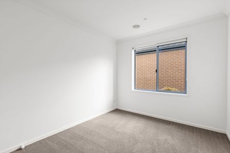 Modern Family Home with Spacious Living and Stylish Comfort - Photo 2