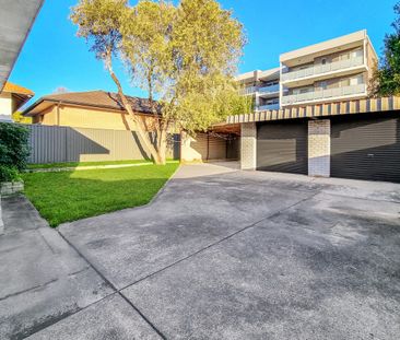 Spacious Brick Family Home with Renovated Kitchen & Entertainer's R... - Photo 6