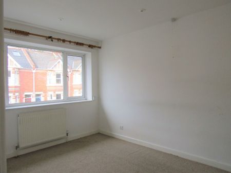 3 bed Terraced - To Let - Photo 3