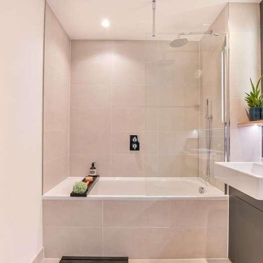 The Maple, Temple Fortune, NW2 - Photo 1