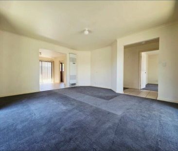 Altona Meadows - Photo 1