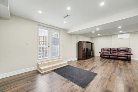 For Lease - 286 Royalpark Way, Vaughan, Ontario - Photo 4