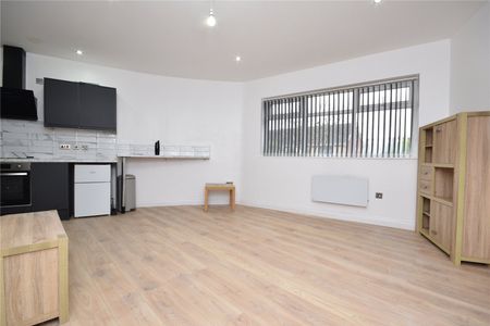 20-22, Elland Road, Churwell, Morley, Leeds, LS27 7SS - Photo 2