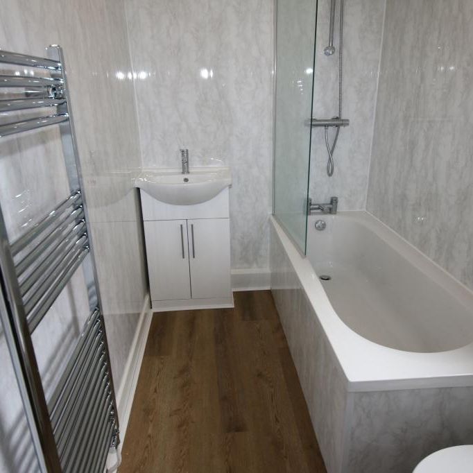 2 bedroom terraced house to rent - Photo 1