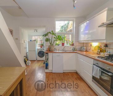 3 bedroom terraced house to rent - Photo 6