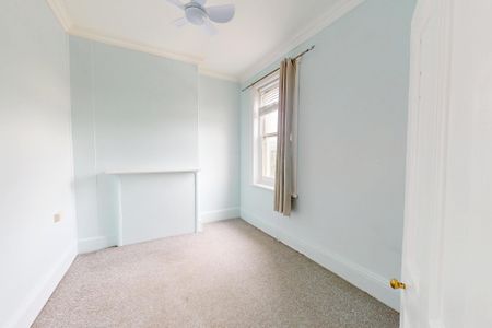 4/142 Young Street, Carrington NSW 2294 - Photo 2