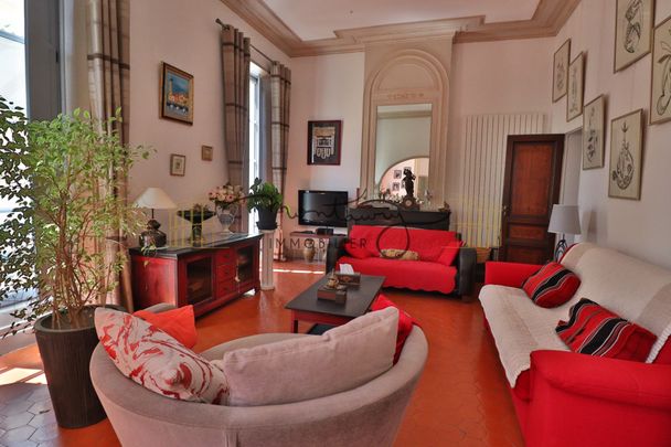 A LOUER P3 BIS MEUBLE CENTRE VILLE PROCHE DES ARENES - Photo 1