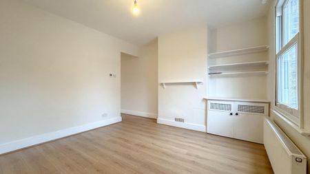 2 bedroom end of terrace house to rent - Photo 3