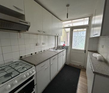 3 bedroom terraced house to rent - Photo 6