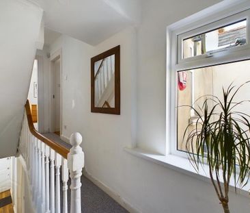 38 St Ives Gardens, Stranmillis, Belfast, BT9 5DN - Photo 1