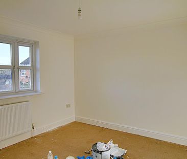 3 bedroom end of terrace house to rent - Photo 1