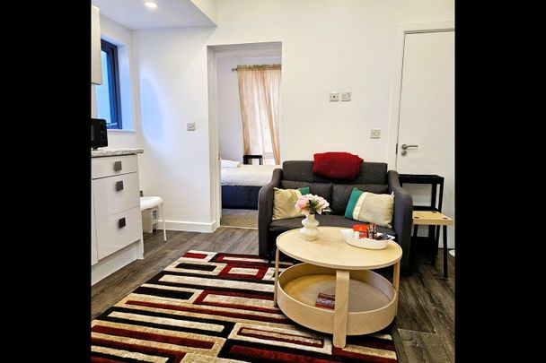 1 Bed Flat, Shroffold Road, BR1 - Photo 1