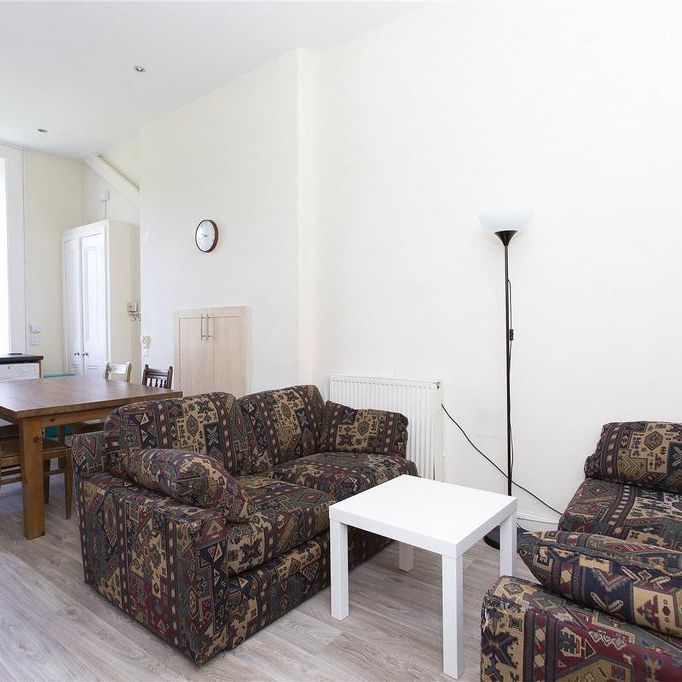 5 bedroom flat to rent - Photo 1