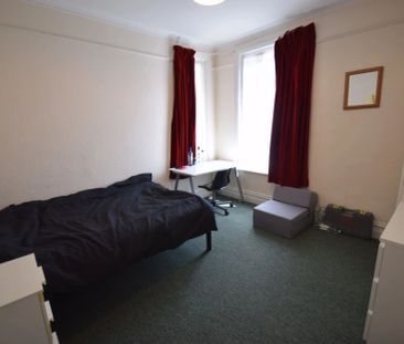 To Rent Chatsworth Road, Charminster, Bournemouth, BH8 £1,920 pcm T... - Photo 1