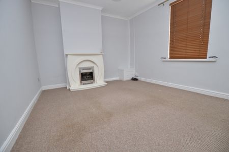 2 Bedroom End of Terrace - Photo 4
