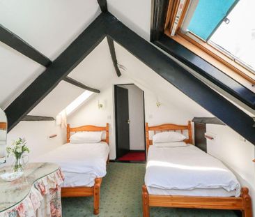 2 bedroom detached house to rent - Photo 2
