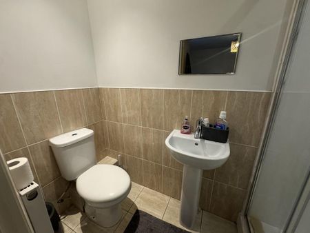 3 bedroom semi-detached house to rent - Photo 2