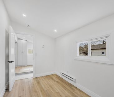 For Lease - 338 Old Mosley Street Unit# Unit 3, Wasaga Beach, Ontario - Photo 2